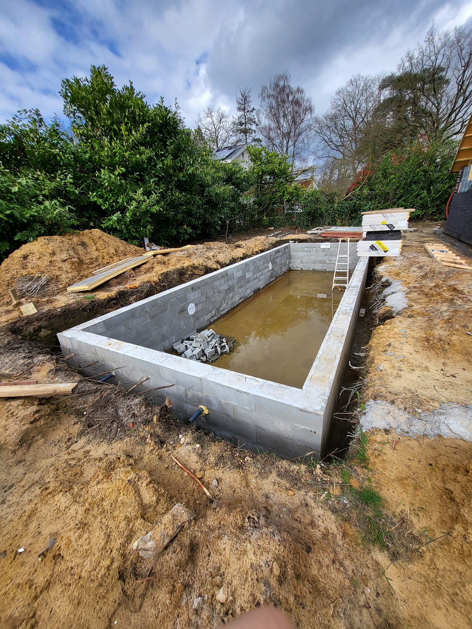 Construction piscines en blocs par Alaimo constructeur de piscines en Belgique